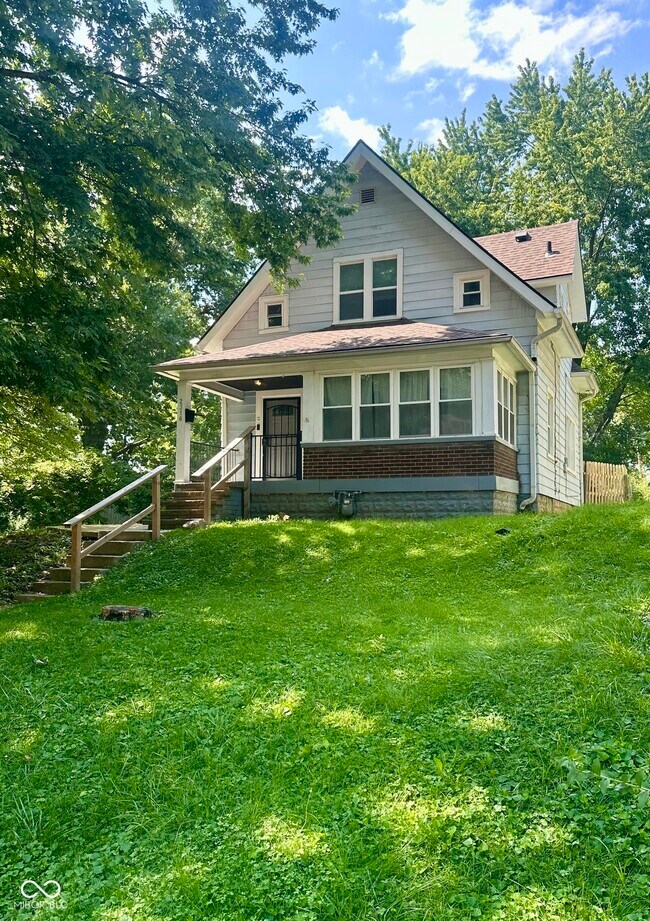 Building Photo - 2316 Coyner Ave