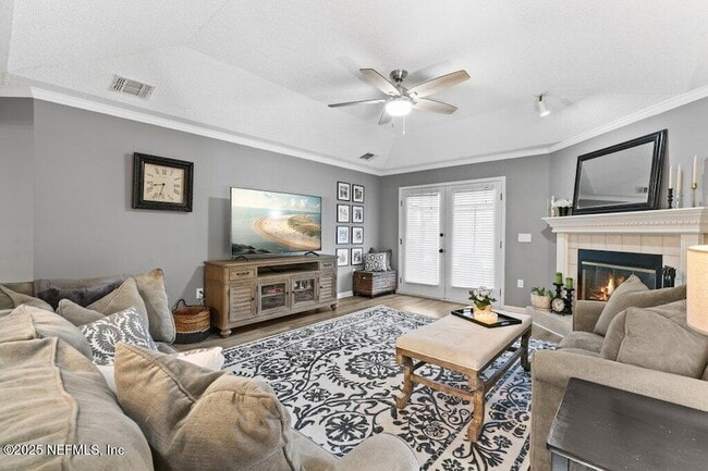 Foto del edificio - 1585 Crabapple Cove Ct N