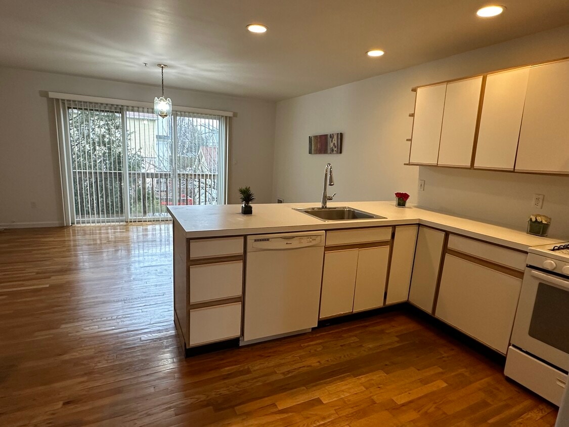 Photo - 100 Halstead Ave (Harrison, NY)