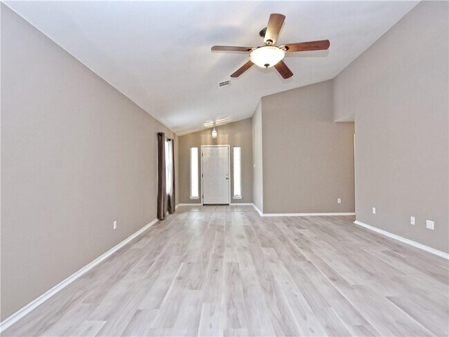 Building Photo - 806 Hank Aaron Ln