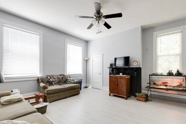 Foto del edificio - 3151 Moody Ave