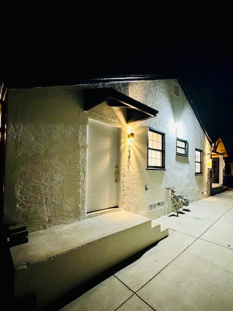 Foto del edificio - 8311 Kittyhawk Ave