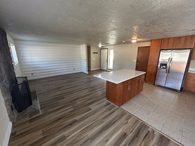 Foto del edificio - Renovated 3 Bedroom, 2 Bath Home in Newberg