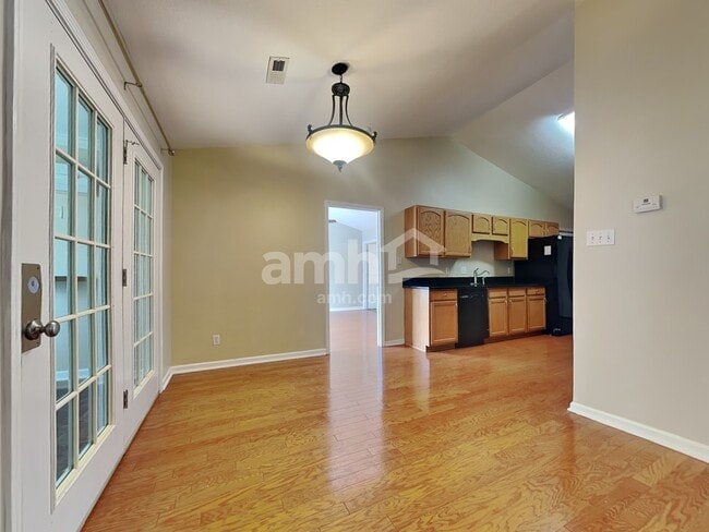 Foto del edificio - 1710 Stilwell Cir