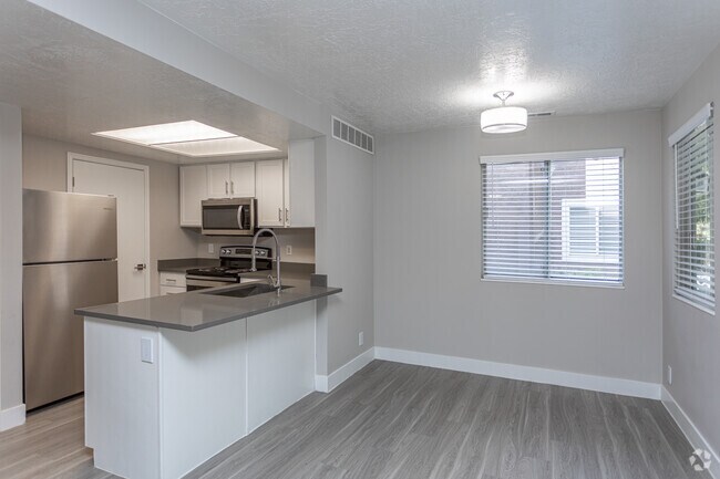 1HAB, 1BA - 838 ft² - Edgewood Park Apartments