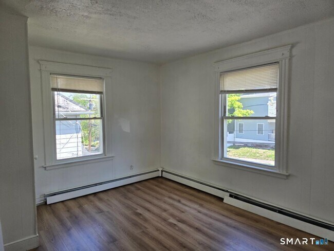 Building Photo - 97 Clowes Terrace