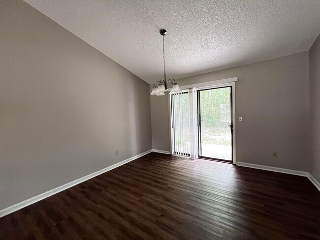 Building Photo - 5893 Bright Ct