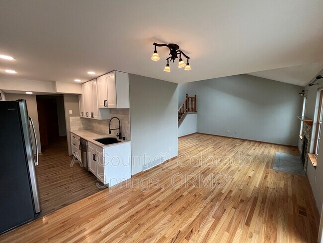 Building Photo - 2416 Elite Terrace