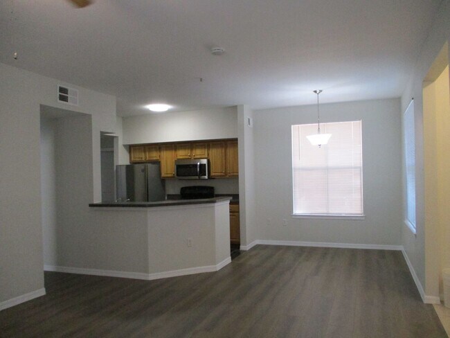 Building Photo - Gated Community in Metro West