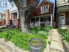 Building Photo - 429 Ossington Ave