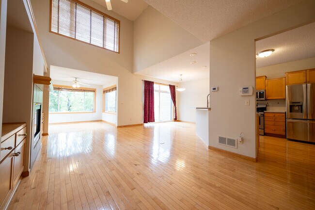 Foto del edificio - 591 Crane Creek Ln
