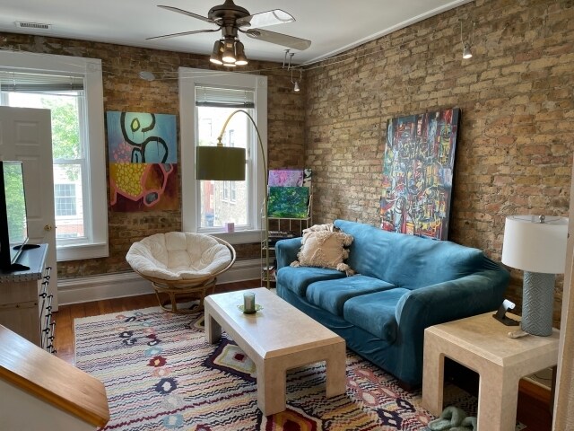Foto del edificio - 1613 W Pierce Ave
