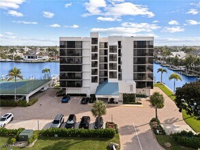 Building Photo - 10420 Gulf Shore Dr