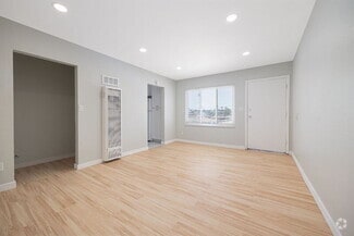 Building Photo - 249 San Jacinto Dr