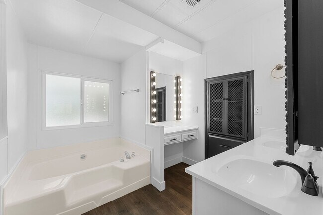 Building Photo - 33371 Tubac Trail