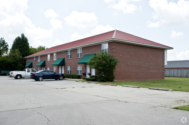 Building Photo - Pine Creek Apartments