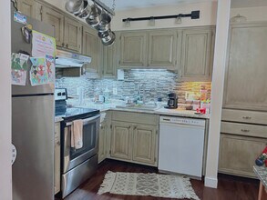 Building Photo - 55 Mill Plain Rd