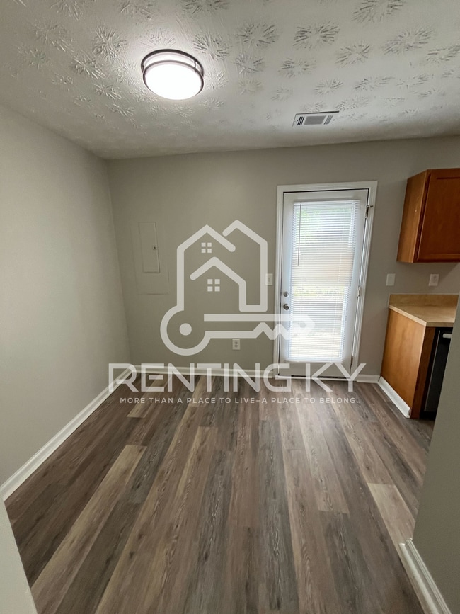 Building Photo - Newly Renovated 3-Bed, 2.5-Bath Townhome with Garage!