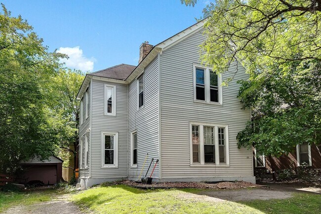 Building Photo - 606-8TH