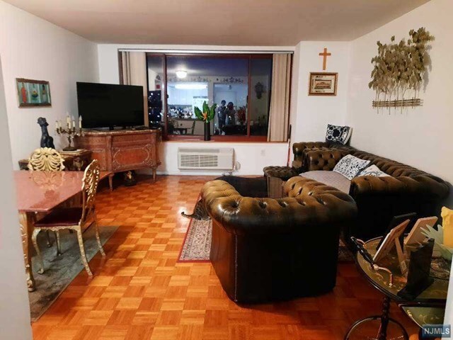 Foto del edificio - 100 Old Palisade Rd