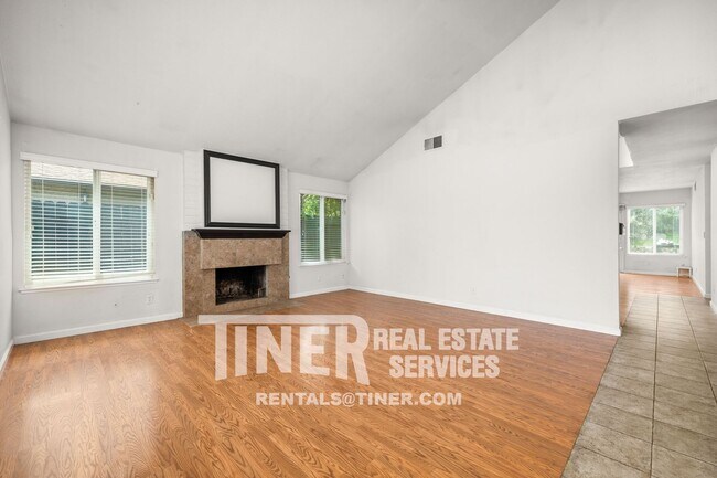 Foto del edificio - Beautiful 4-bedroom home in Citrus Heights