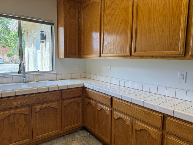 Foto del edificio - 1296 Woodhaven Ln