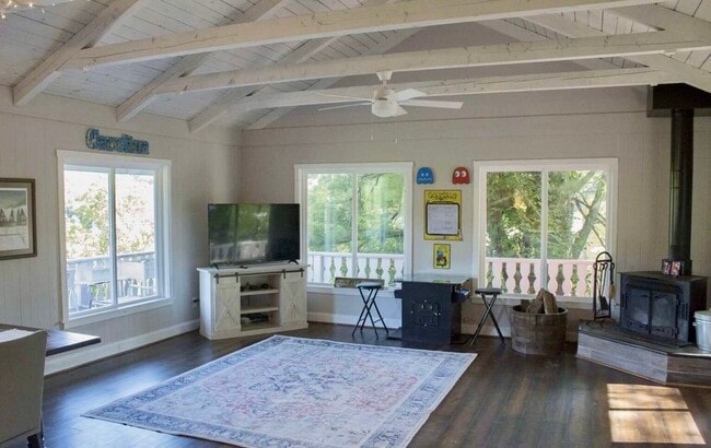 Building Photo - 48 Little Bear Trl