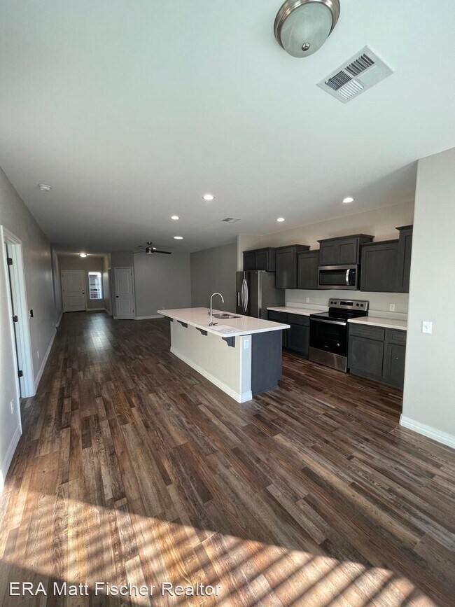 Foto del edificio - 3 br, 2 bath House - 319 E. Crane St.