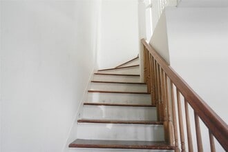 Building Photo - 304 18th St