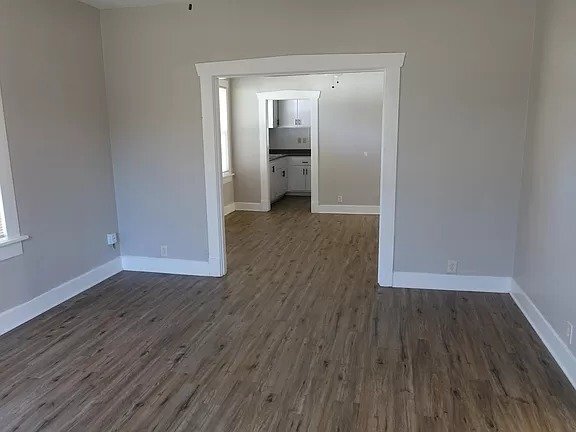 Building Photo - 2 bedroom