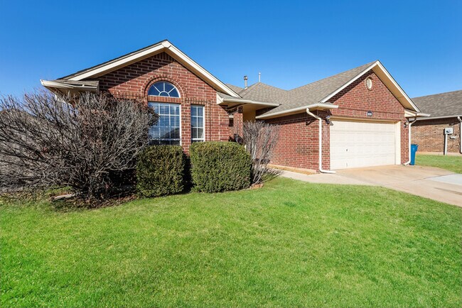 Building Photo - Great Home!!