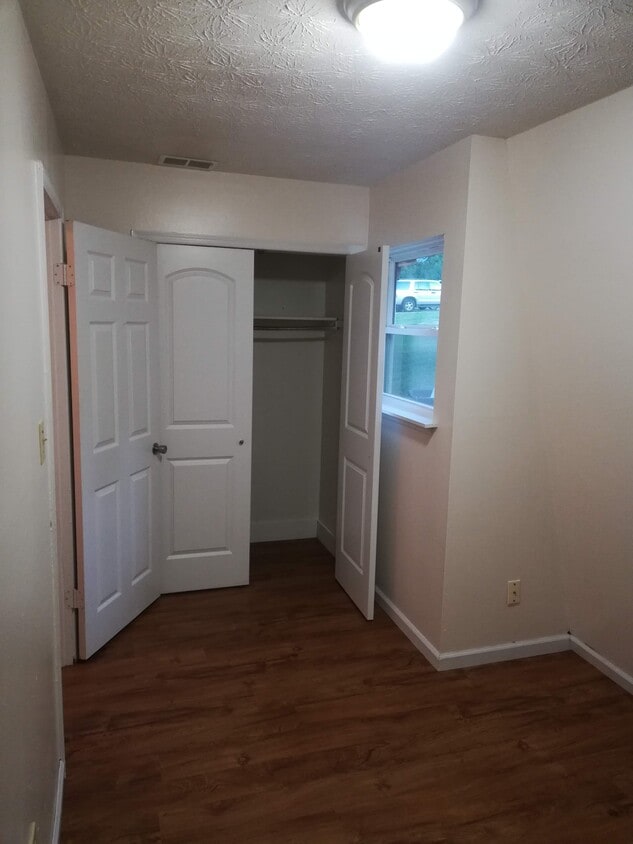 Primary Photo - 435 Rustwood Dr
