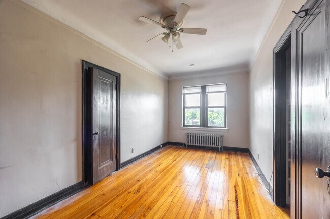 Foto del edificio - 948 W Cuyler Ave