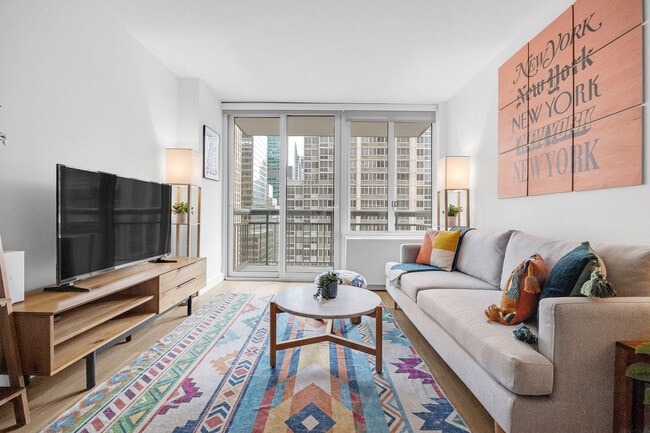 Building Photo - 68 W 37th St