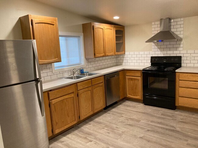 Foto del edificio - 2 Bedroom 1 Bath Home That Has Been Recent...