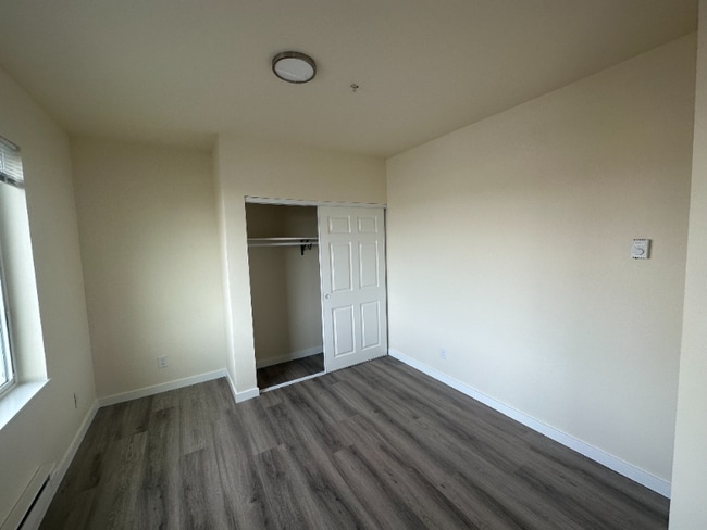 Building Photo - 334 Wells Ave S