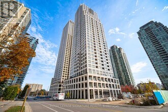 Building Photo - 36 Elm Dr W