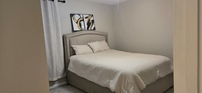 Foto del edificio - 4030 Ridgefair Dr