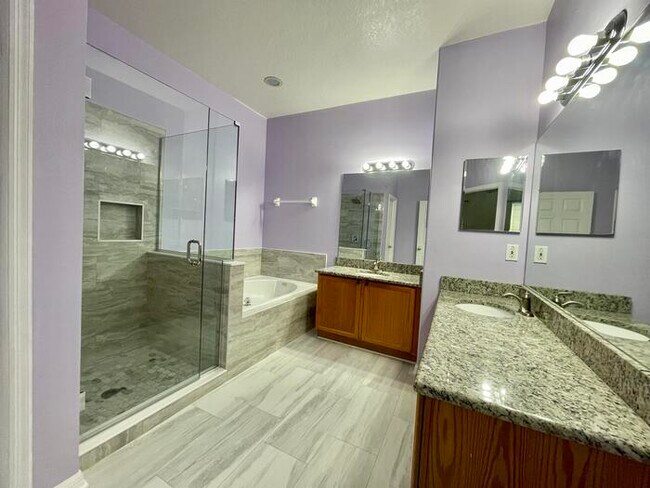 Foto del edificio - 1358 Royal St George Dr