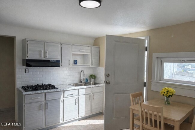 Building Photo - 3527 E Missouri Ave