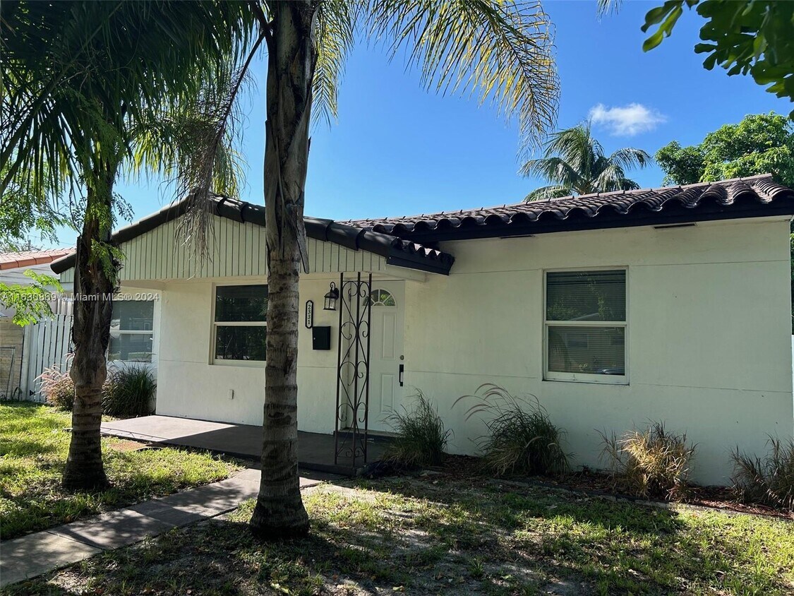 Foto principal - 2331 Coolidge St