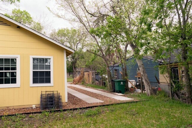 Foto del edificio - 5231 Windemere St