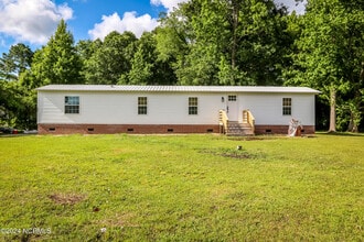 Building Photo - 502 E Branch Dr