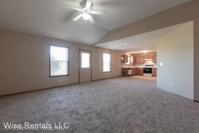 Building Photo - 3 br, 2 bath House - 709 S Pinewood Lane