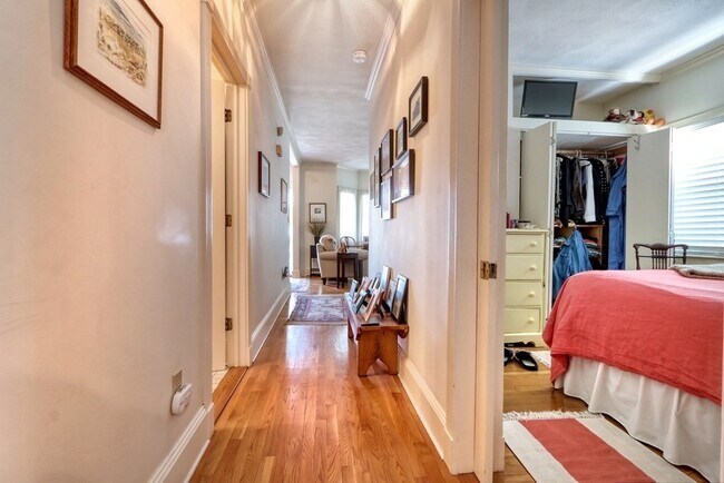 Foto del edificio - 162 Raymond St