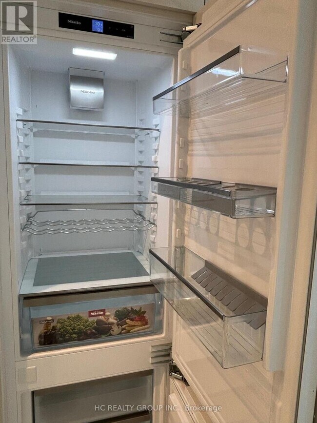 Building Photo - 634 Church St