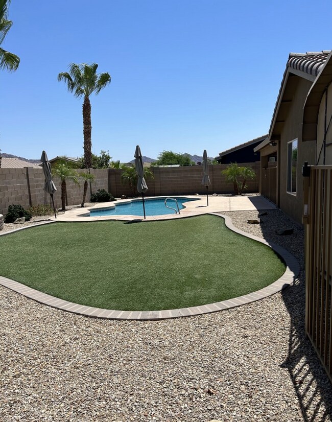 Foto del edificio - 11572 E 26th St