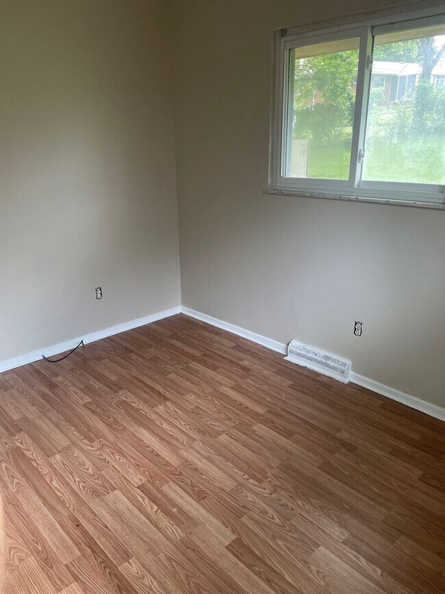Building Photo - 2414 Bluelark Dr