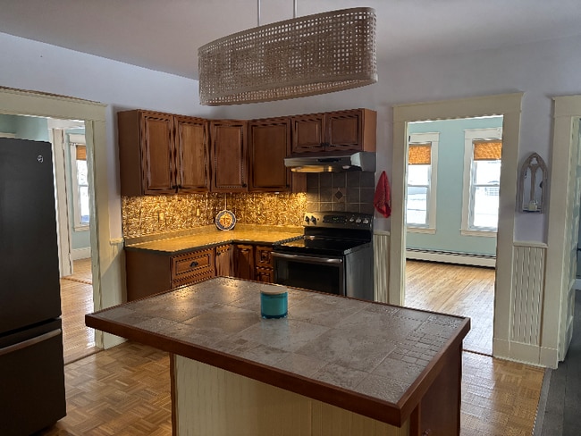 Foto del edificio - 34 Pleasantdale Ave