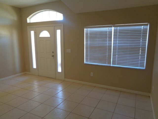 Building Photo - 302 Lisa Ann Court